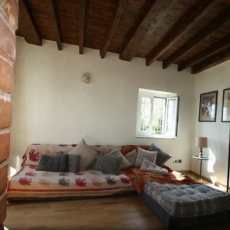 Le Maquis Guest house *